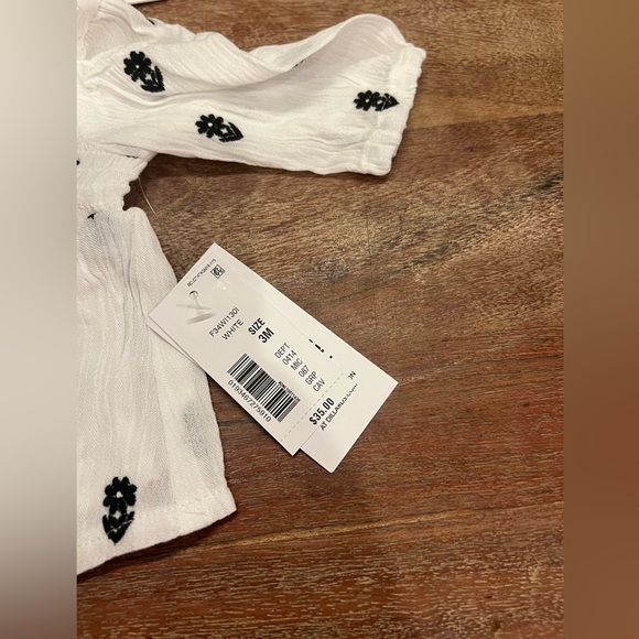 NWT Chelsea and Violet Long Sleeve Dot Woven Round Neck Top size 3 months - Picture 4 of 8